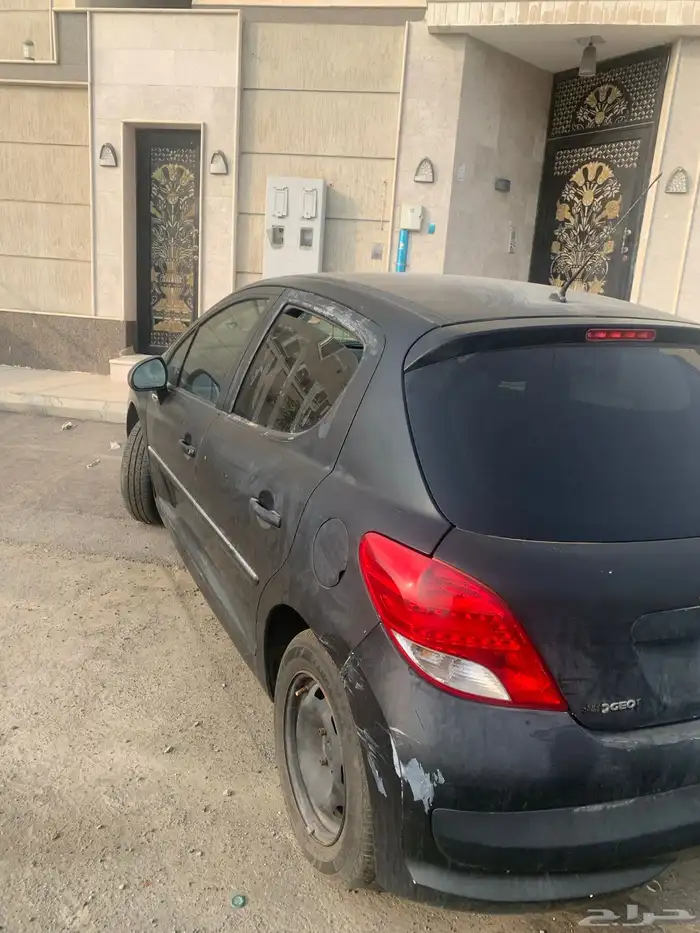 بيجو لون اسود 2012 2