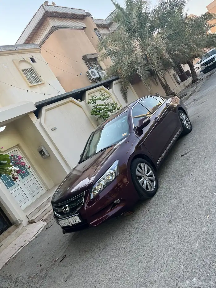 هوندا اكورد 2012 للبيع 4 سلندر 8