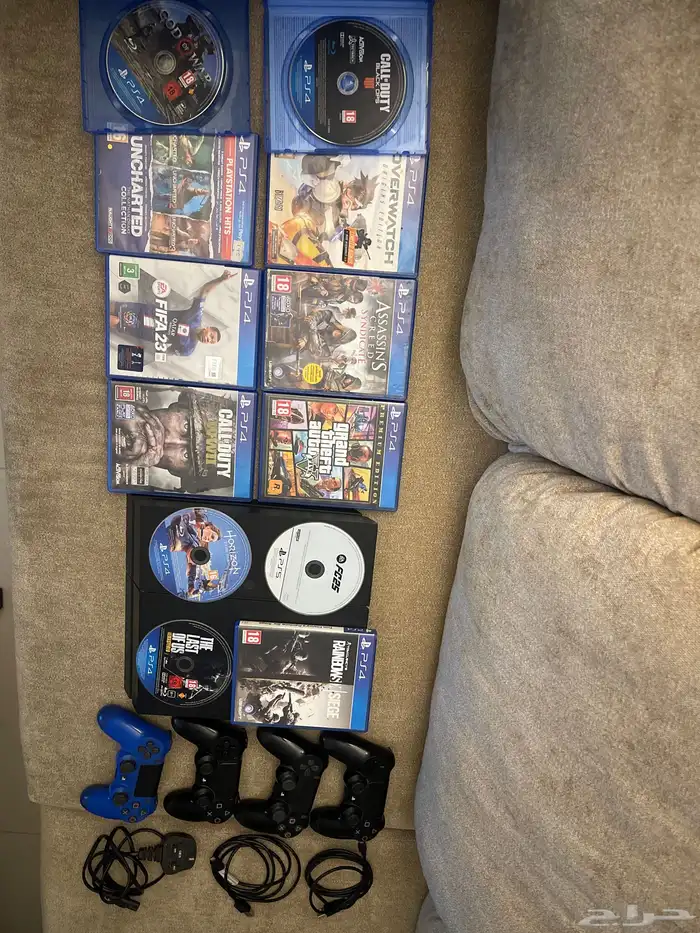 سوني فور 4 مع اربع ايادي و 12 شريط 0