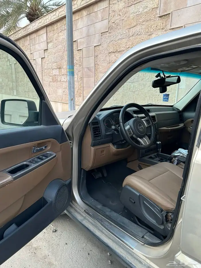 جيب ليبرتي 2011 للبيع 6