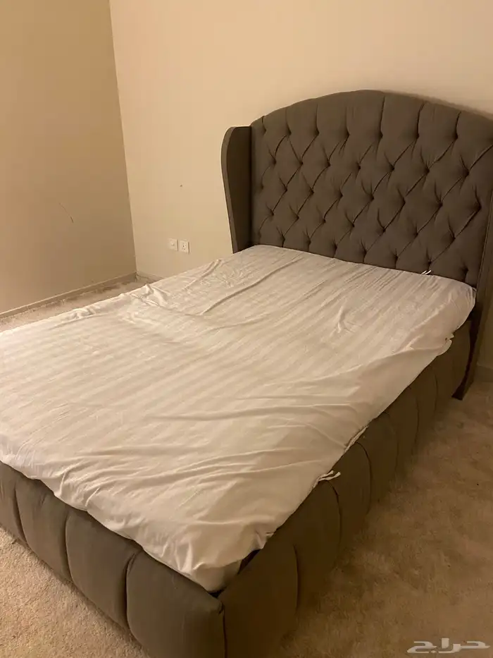 سرير للبيع 0