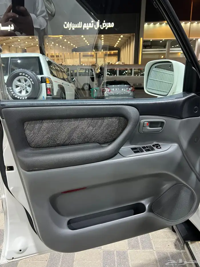 للبيع تويوتا لاندكروزر موديل 2000 7