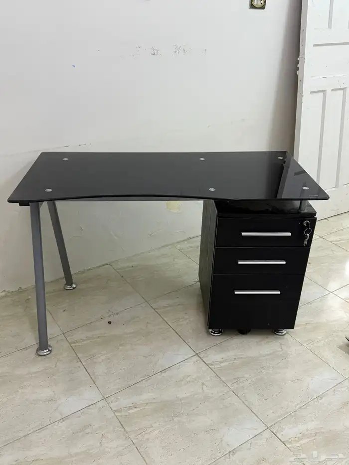 طاولة للبيع 0