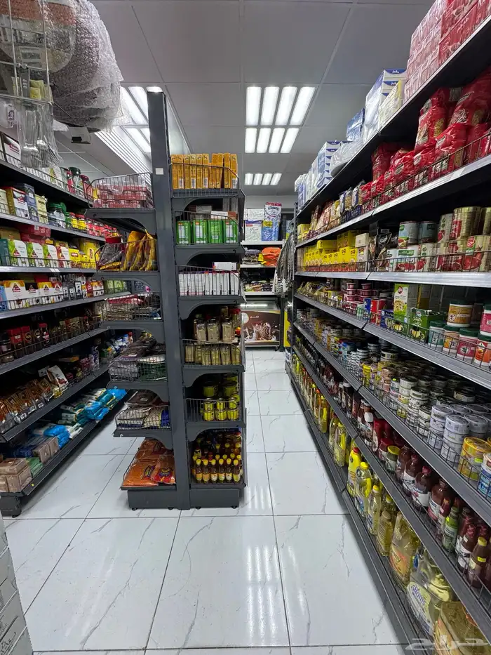 سوبر ماركت للتقبيل مع السجل مساحه 250 متر 4 فتحات 3