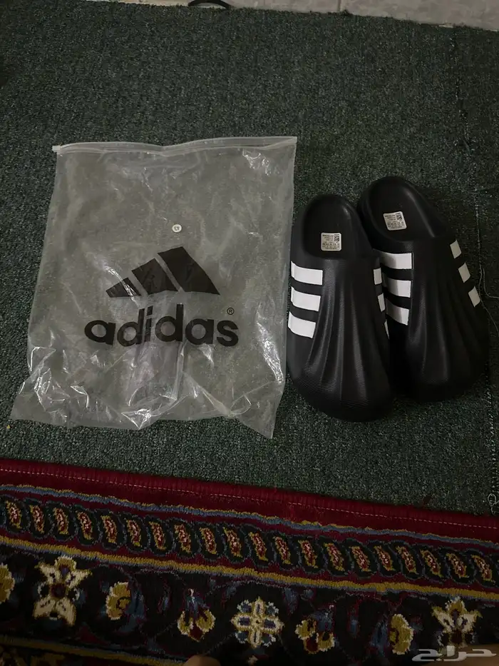 سليبر اديداس للبيع 0