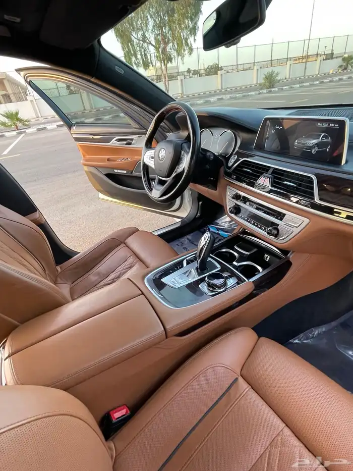 بي ام دبليو2017 فل كامل اعلى مواصفات740الموقع بريده 27