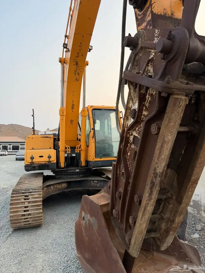 للبيع بوكلين هونداي 9-220موديل 2012 6