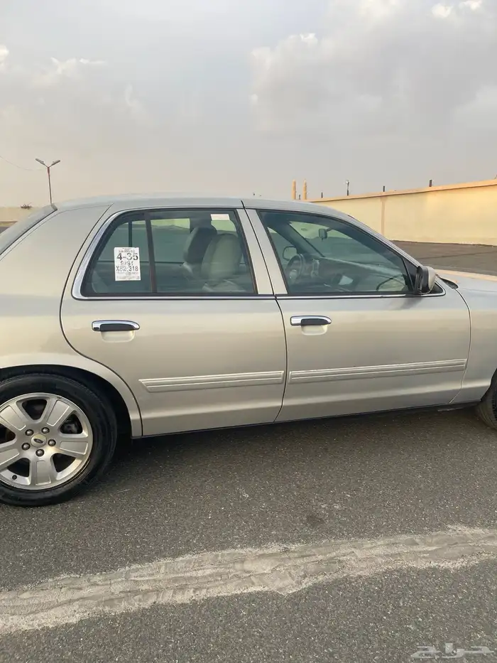 فورد كراون فكتوريا 2011 6