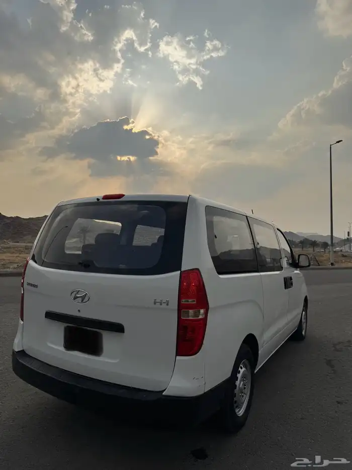 هونداي H1 مخزنه 2012 تم البيع 5