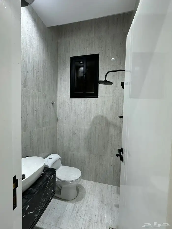 شقق ارضية 550 الف و علوية 500 الف بقرب من الممشي 13