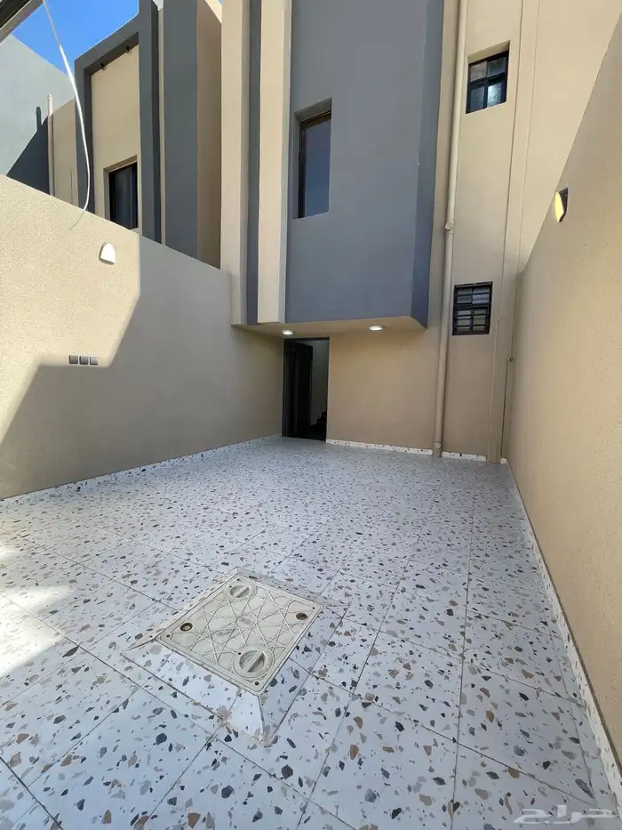 للبيع شقه روف دوبلكس مع بايكة سياره خميس مشيط 0