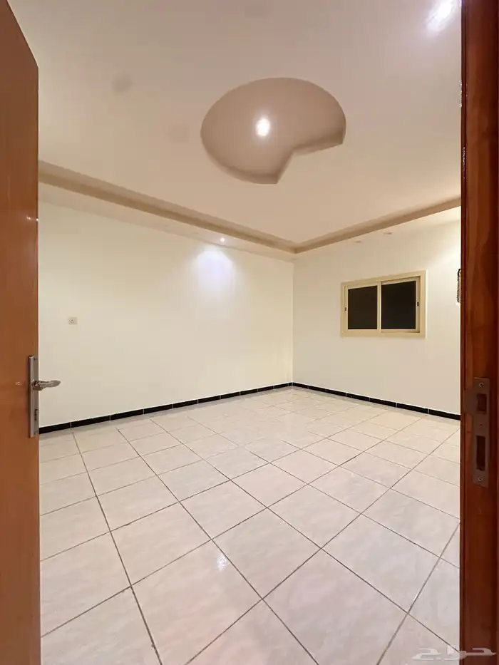 شقة للإيجار الحاوية مقابل سنتر بوينت 7