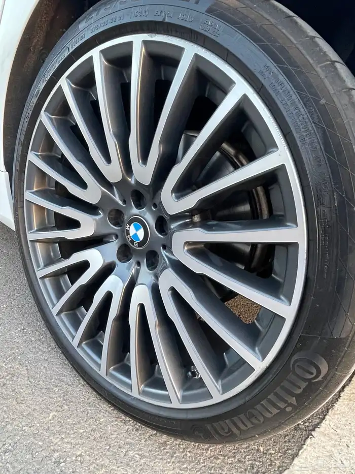 بي ام دبليو2017 فل كامل اعلى مواصفات740الموقع بريده 75