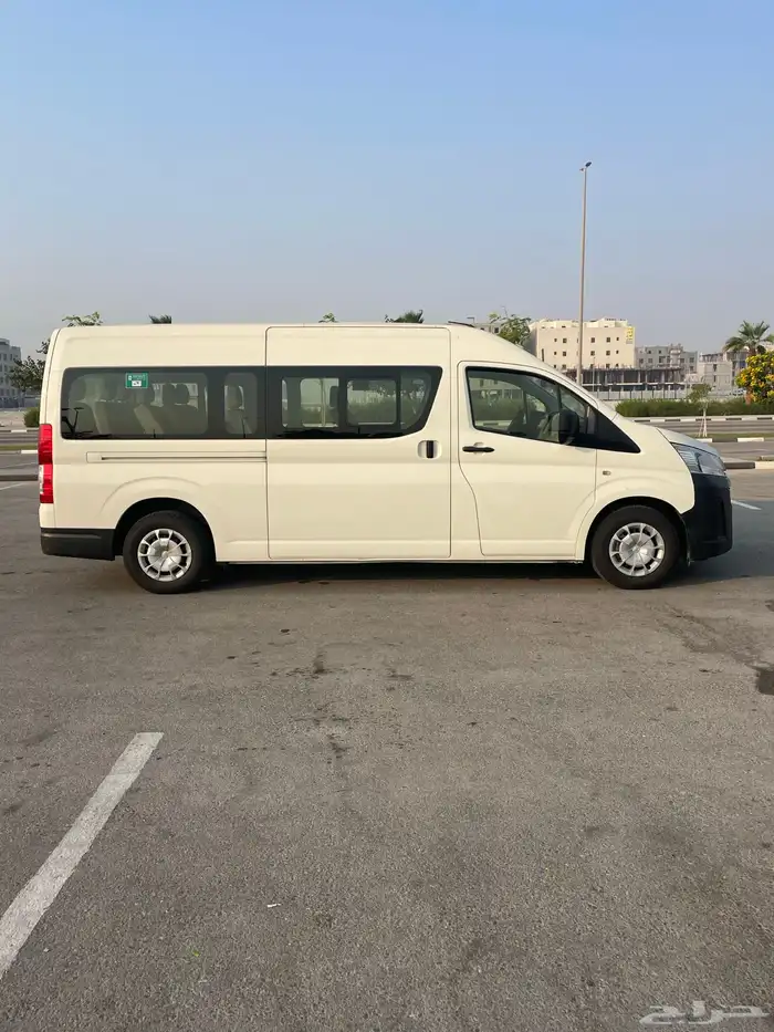 باص تويوتا 2024 ماشي 60 بنزين 3