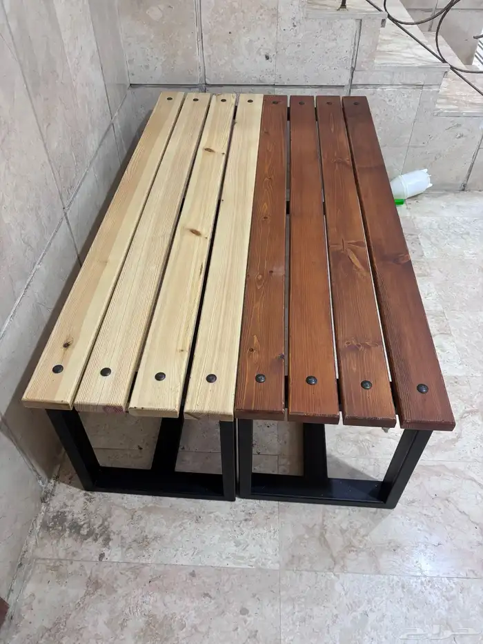 كرسي خشبي قاعده حديد وطاوله 16