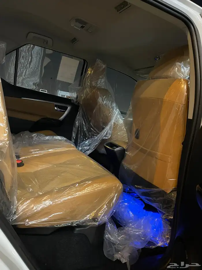 تويوتا فورتشنر VX3 بنزين 2025 5