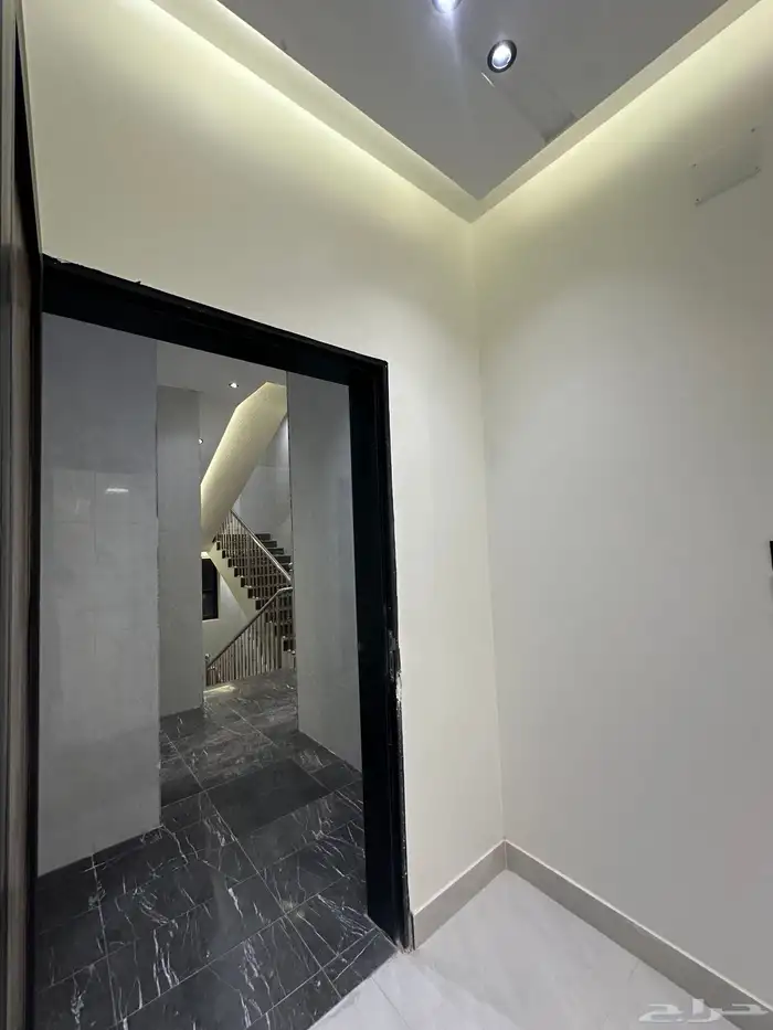 للبيع شقق جديده بتصميم مميز بالقرب من مطار ابها 21