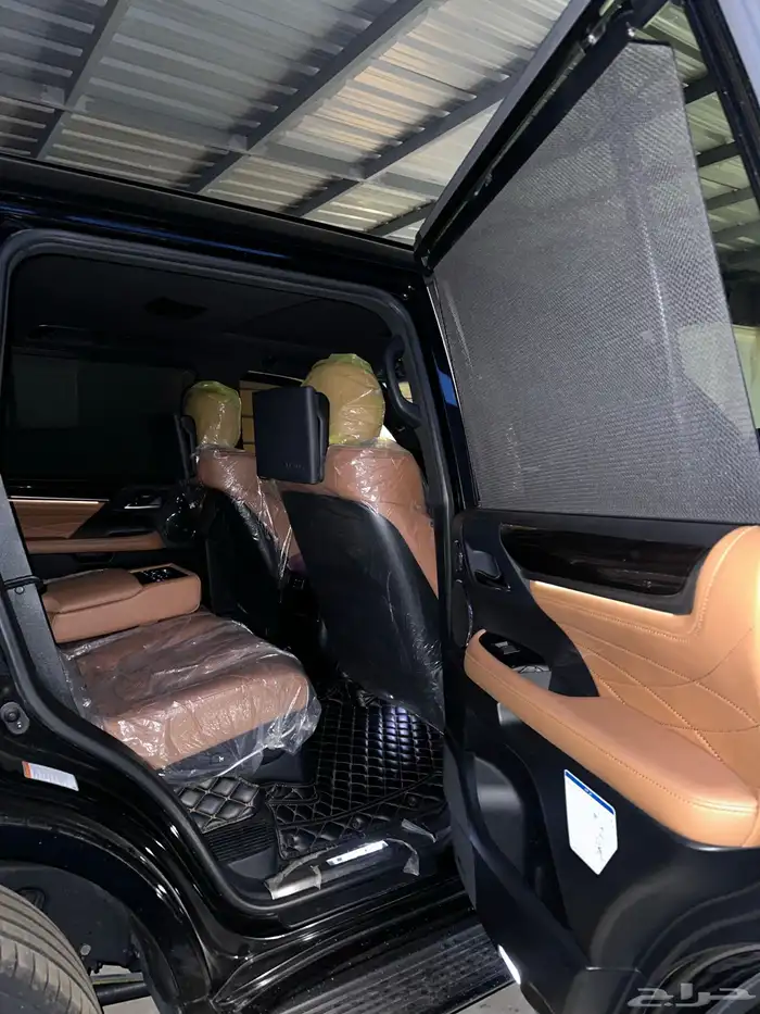 جيب لكزس بلاك ادشن 2021 ممشى قليل 11