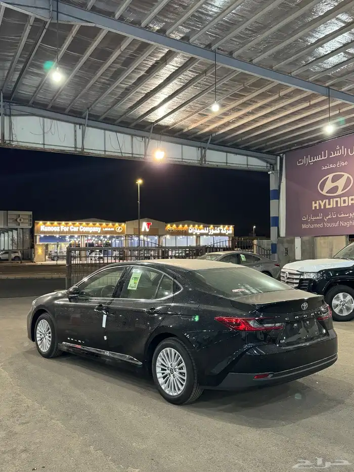 كامري 2025 LE بنزين اسود اقل سعر 9