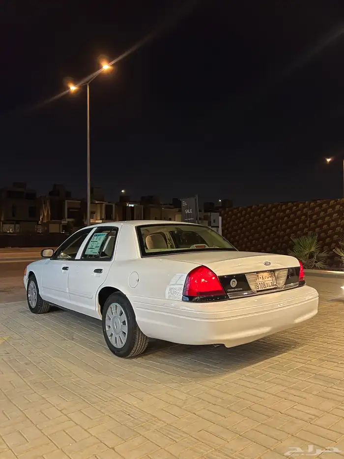 فورد فكتوريا بوليسي 14