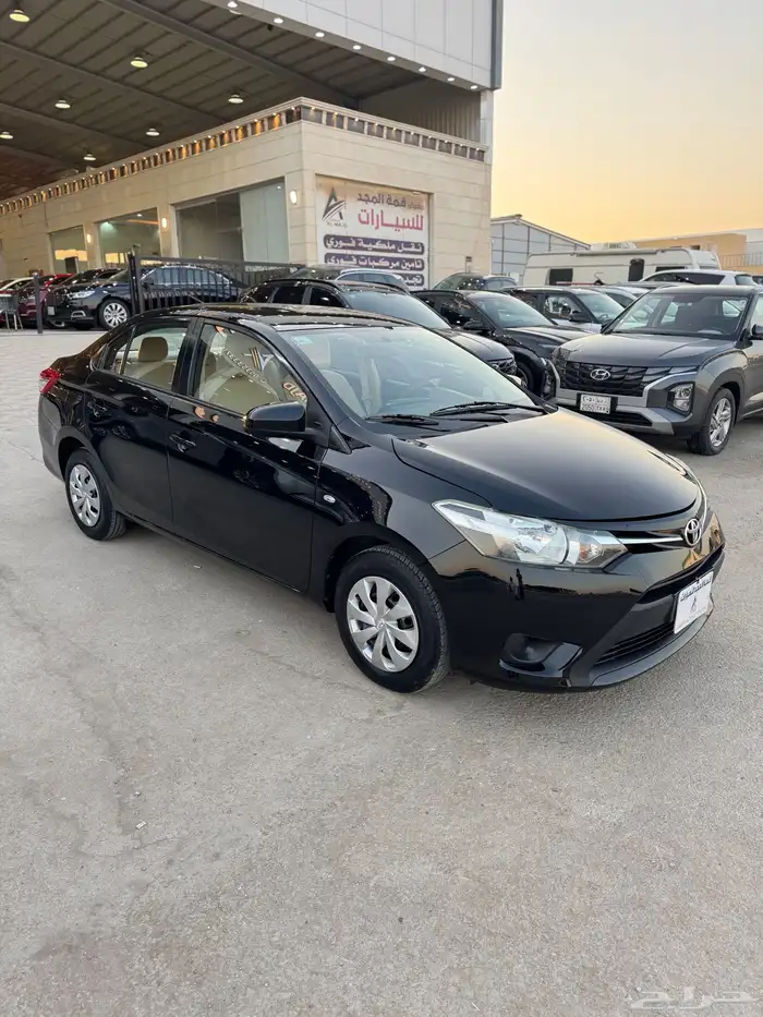للبيع تويوتا يارس 2015 - ستاندر 1