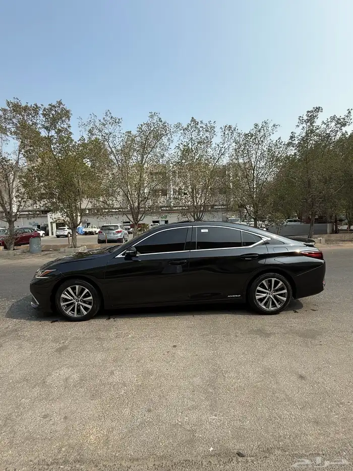 للبيع لكزس موديل 2021 ES300 8