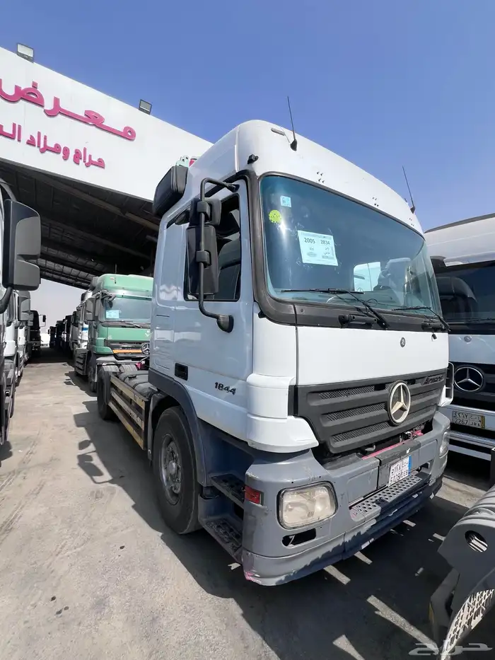 حراج معرض رايد للسيارات والشاحنات والمعدات كل يوم جمعة 24