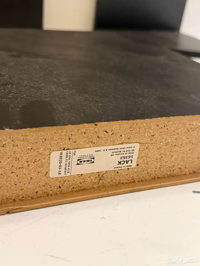 شاشه إذا احد يبغاها قطع غيار   ارفف ايكيا سوداء سليمه 1