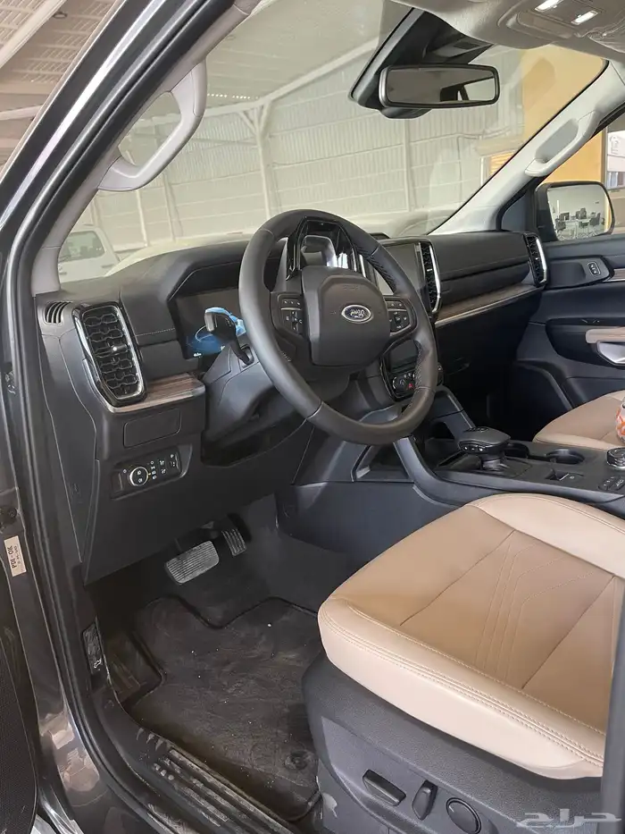 فورد ايفريست XLT نص فل بنزين 2025 متوفر لدى الحسن 5