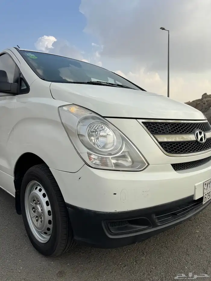 هونداي H1 مخزنه 2012 تم البيع 3