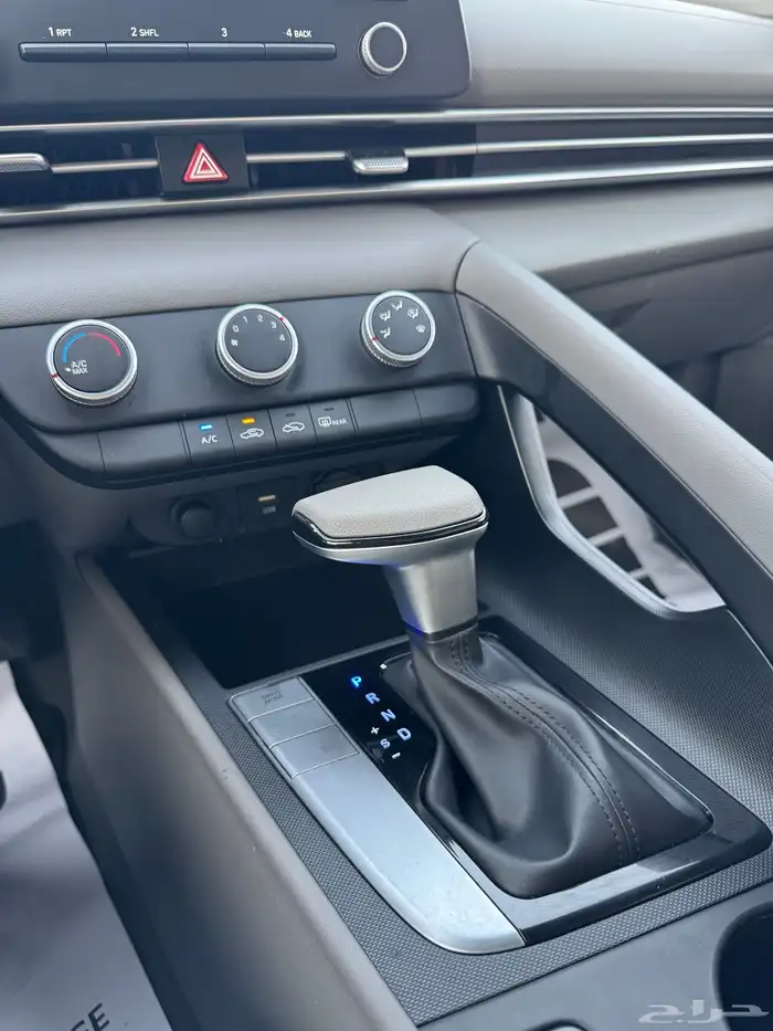 للبيع هيونداي النترا 2023-ستاندر - مكينه 1600-ممشى قليل جدا 13