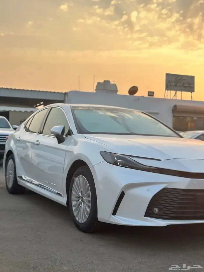 للبيع كامري 2025 LE اصفار 2