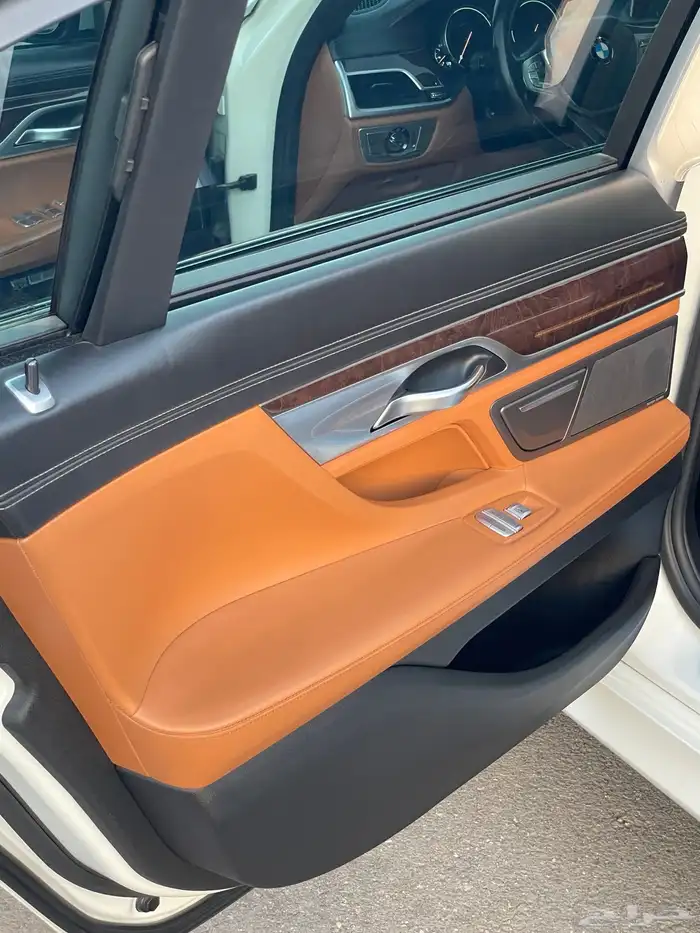 بي ام دبليو2017 فل كامل اعلى مواصفات740الموقع بريده 56