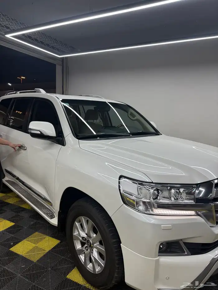 لاندكروزر 2018 GXR 13