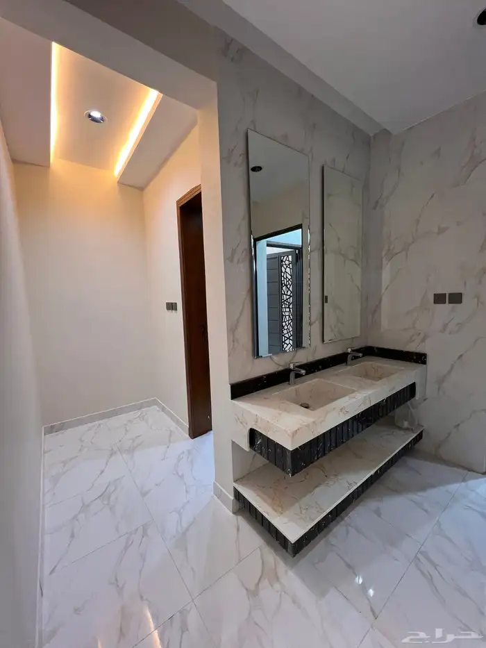 للبيع روف علوى بمدخل سياره حى النور شمال الخميس 750 الف 9