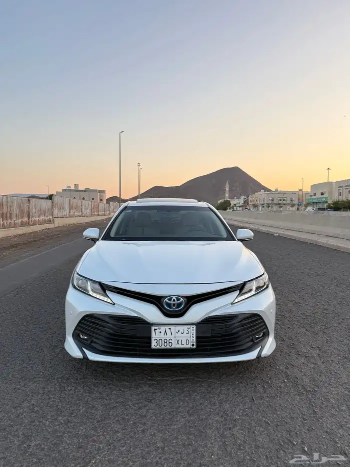 تويوتا كامري 2020 GLE هايبرد نظيفه جدا 1