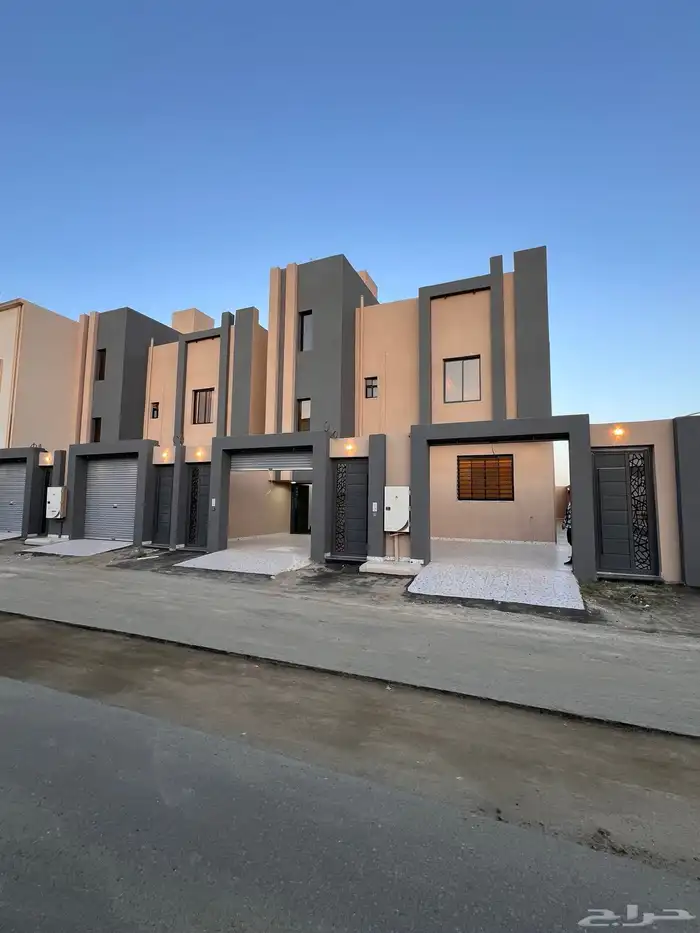 للبيع روف علوى بمدخل سياره حى النور شمال الخميس 750 الف 2