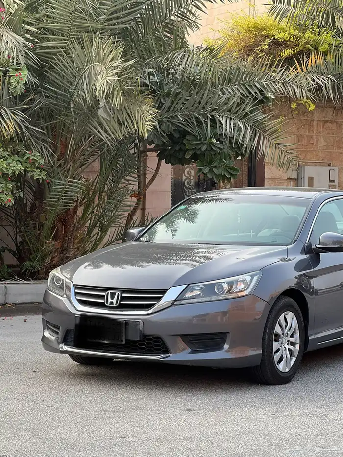 هوندا أكورد 2013 ممشى قليل ستاندرد نظيف جدا 2