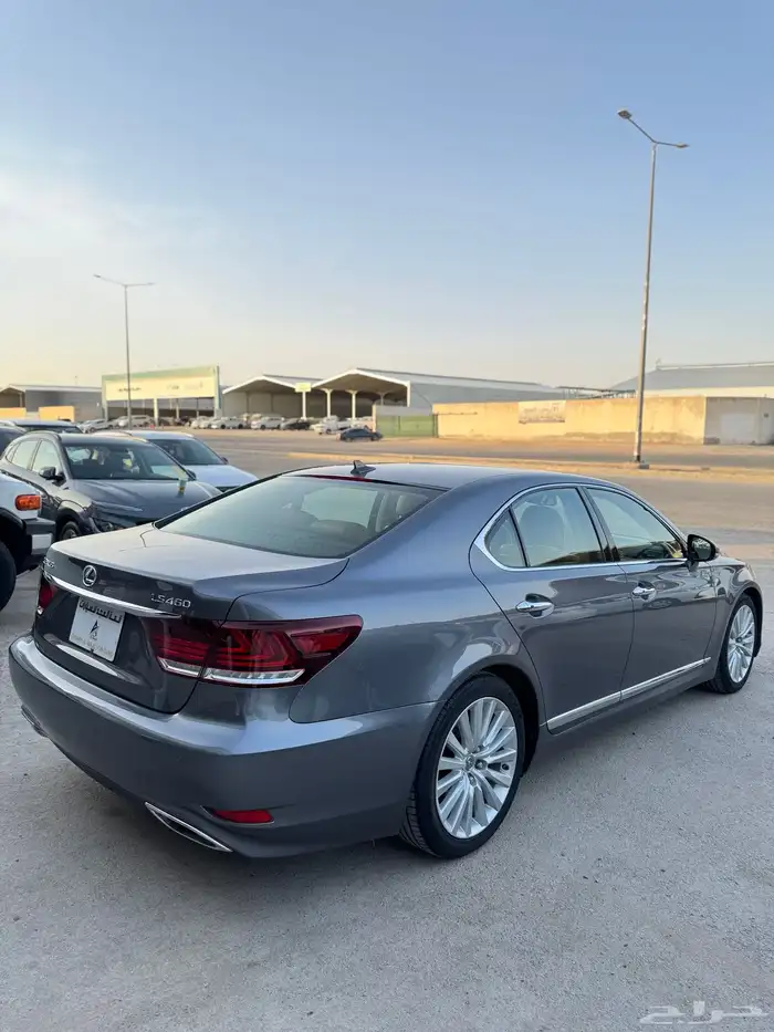 للبيع لكزس2013 - LS460- شورت بحالة الوكاله 3