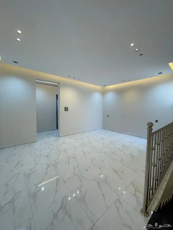 للبيع شقه روف دوبلكس مع بايكة سياره خميس مشيط 17