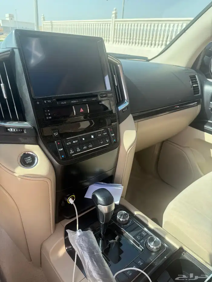 لاند كروزر 10