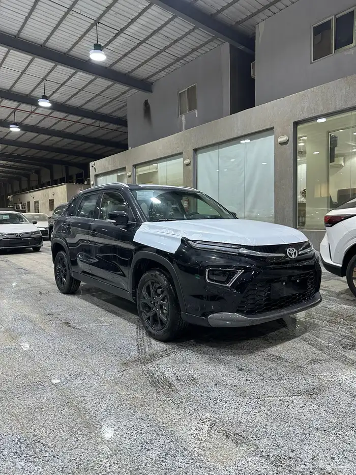 تويوتا اوربان كروزر فل كامل لون اسود موديل 2026 كاش - تقسيط 0