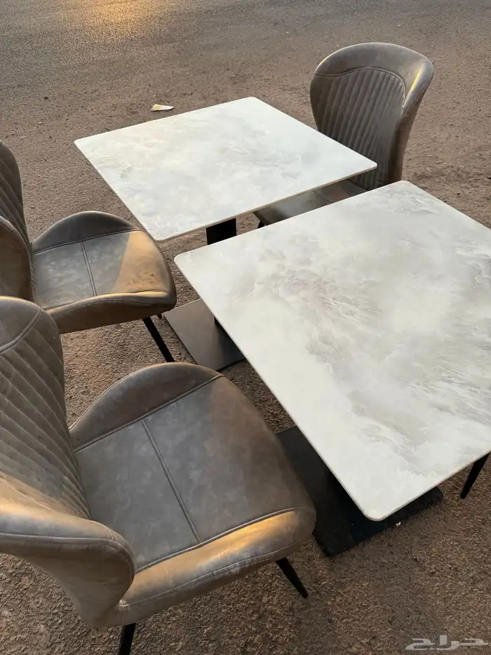 طاولة   2 كرسي 2