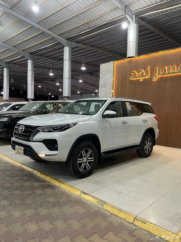 فورتشنر موديل 2023 (6سلندر) 4