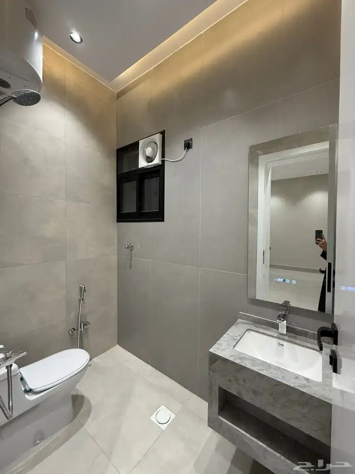 للبيع شقق علويه بمصعد جاهز وسطح خاص ف ابها المحاله 17