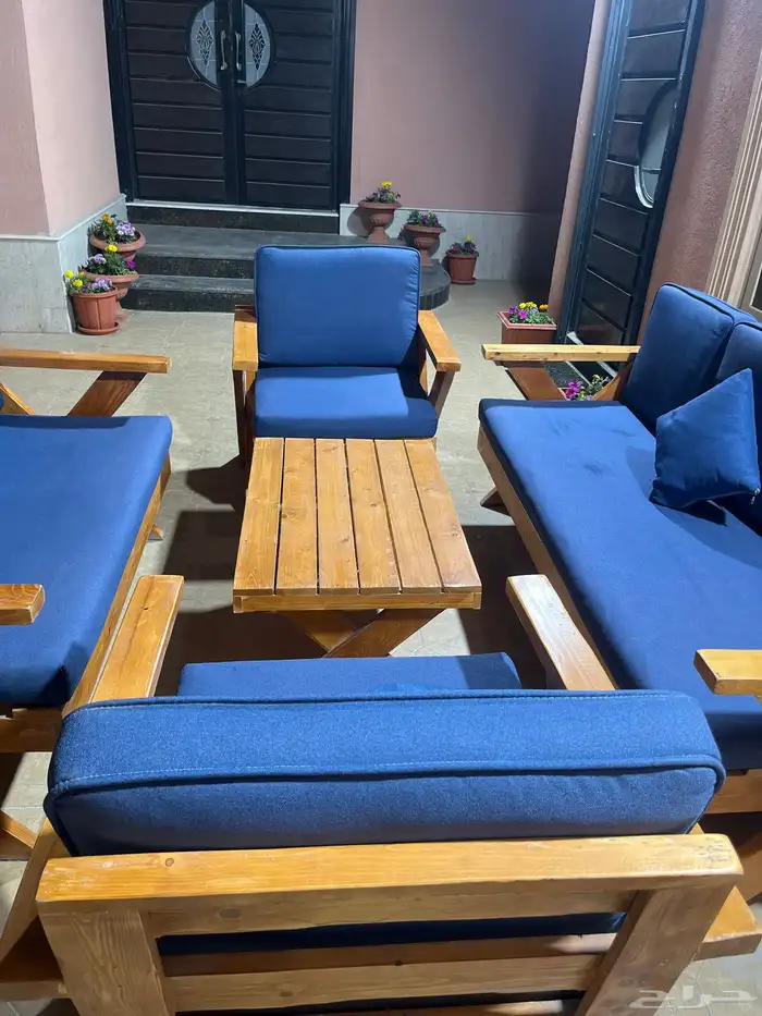 كراسي شبه جديده 1