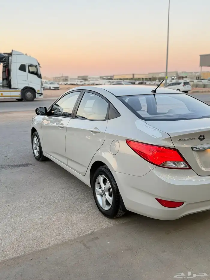 هونداي اكسنت 2016 - مخزن نص فل عداد 27 الف كيلو فقط 3