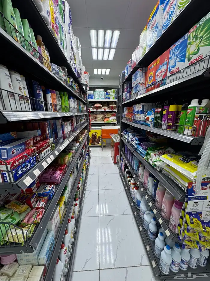 سوبر ماركت للتقبيل مع السجل مساحه 250 متر 4 فتحات 1