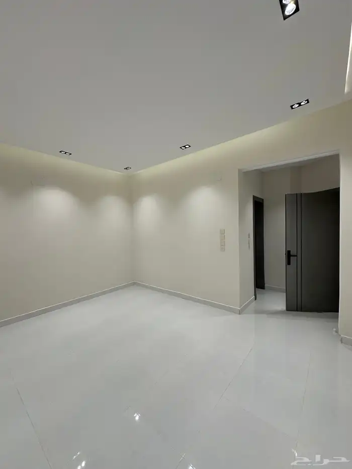 للبيع شقق ارضيه وعلويه تشطيب مودرن بحي المعارض تبدأمن520الف 23