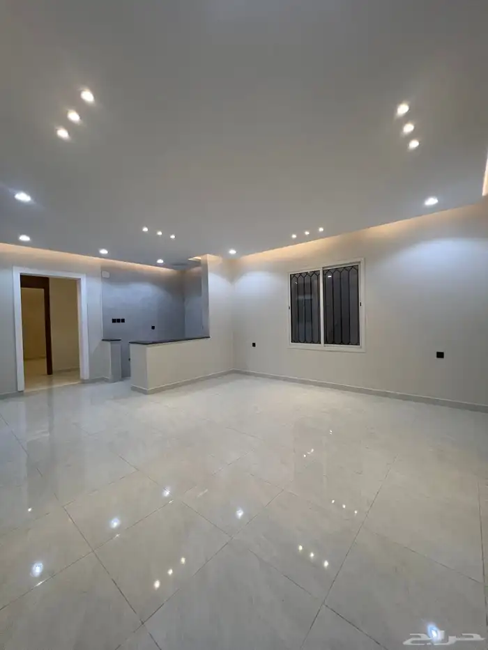 للبيع فيلا راقية دورين و ملحق احد رفيدة حي العزيزية 13